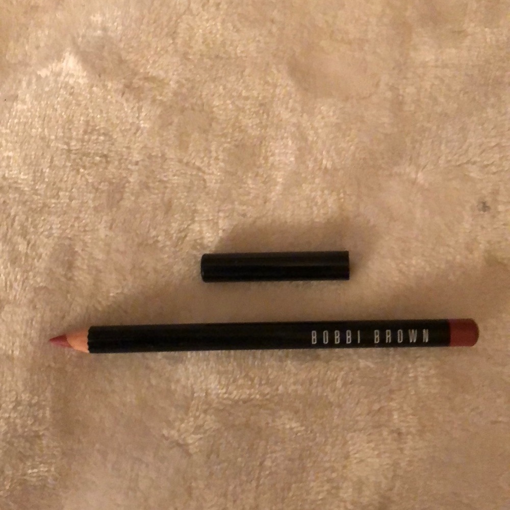 Bobbi Brown never used lip pencil in Rose